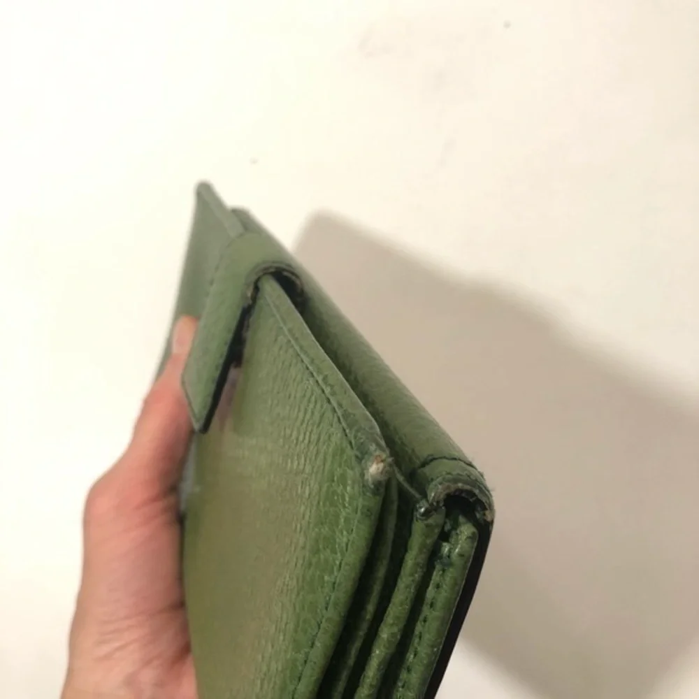 Gucci green leather wallet
